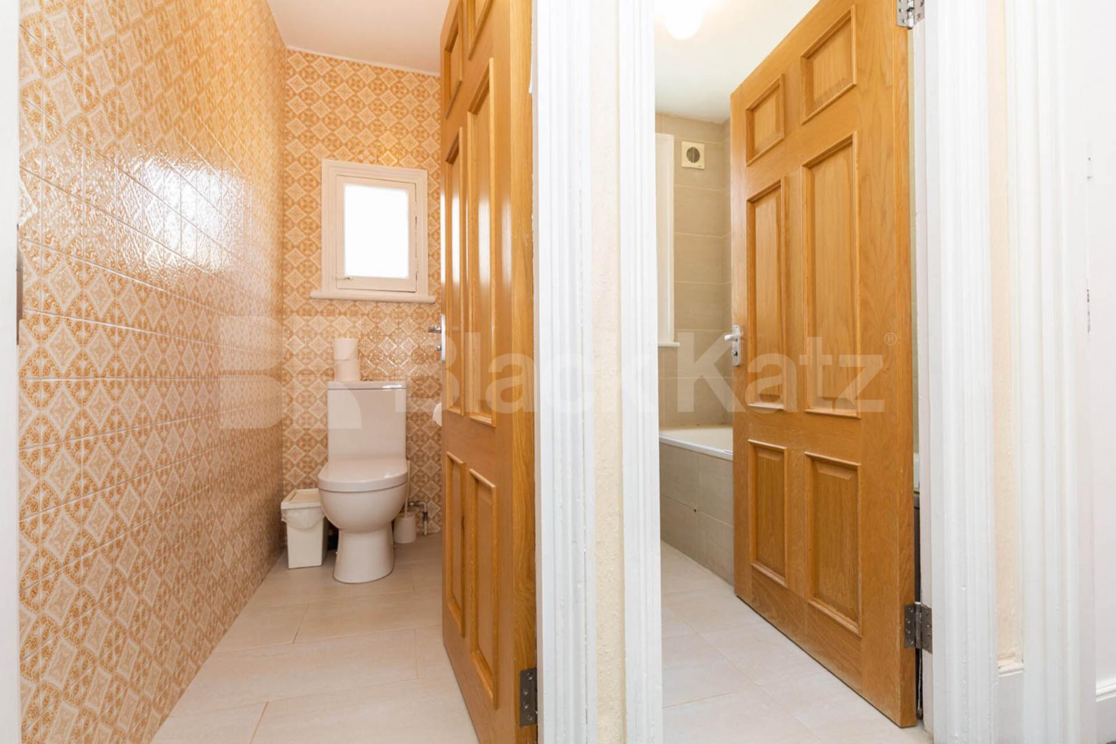 6 bedroom house with 2 reception rooms and a garden Burgoyne Road, Harringay - Hornsey